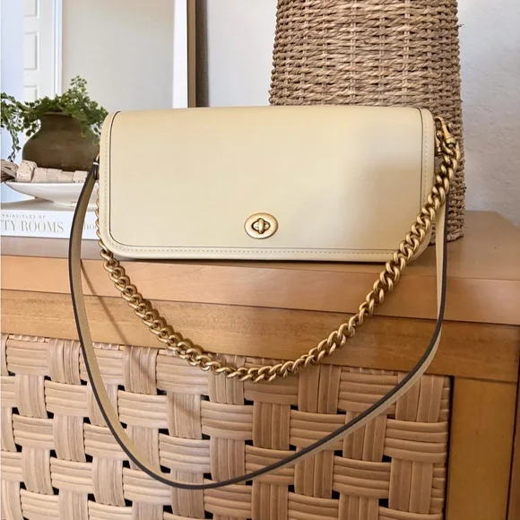 Coach Dinky Shoulder Bag in Moonlight - Picture 2 of 13